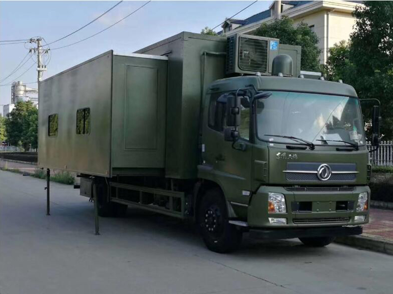 宿營車